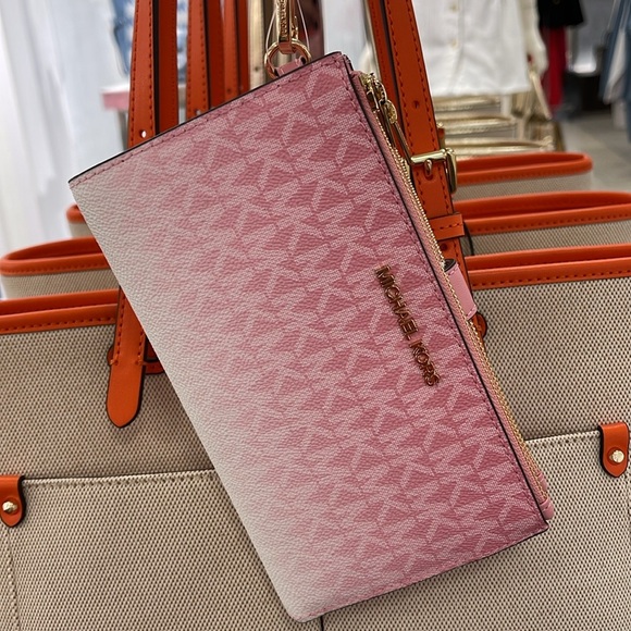 MICHAEL KORS
Jet Set Large Ombré Logo Double-Zip Wristlet-Wallet-Phone Case NWT - Picture 5 of 16